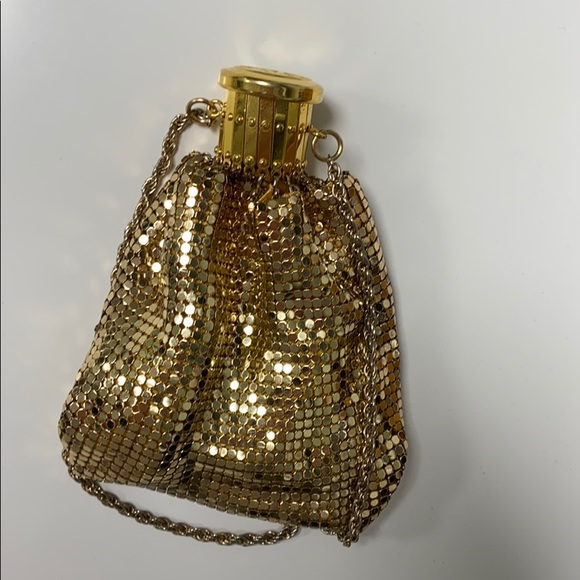 gold expandable party coin purse wristlet - Picture 7 of 7